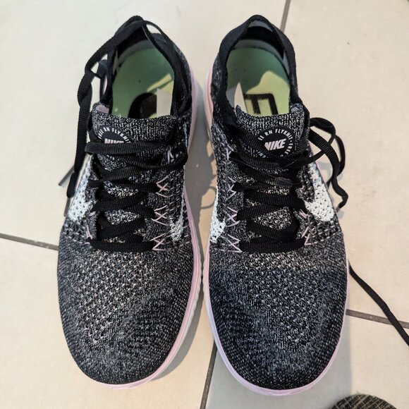 Women’s Nike Free Run Flyknit 2018 - Picture 2 of 4